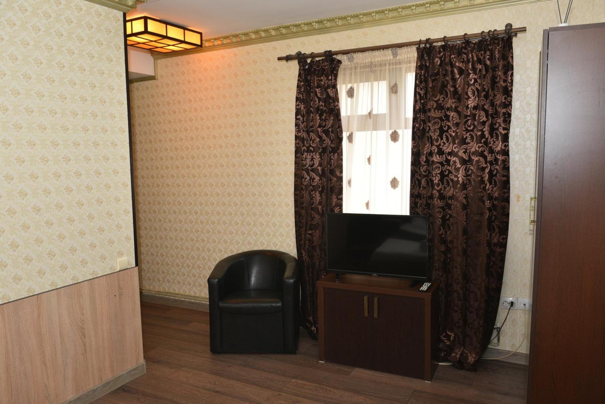 Flamingo Hostel Piteşti Esterno foto