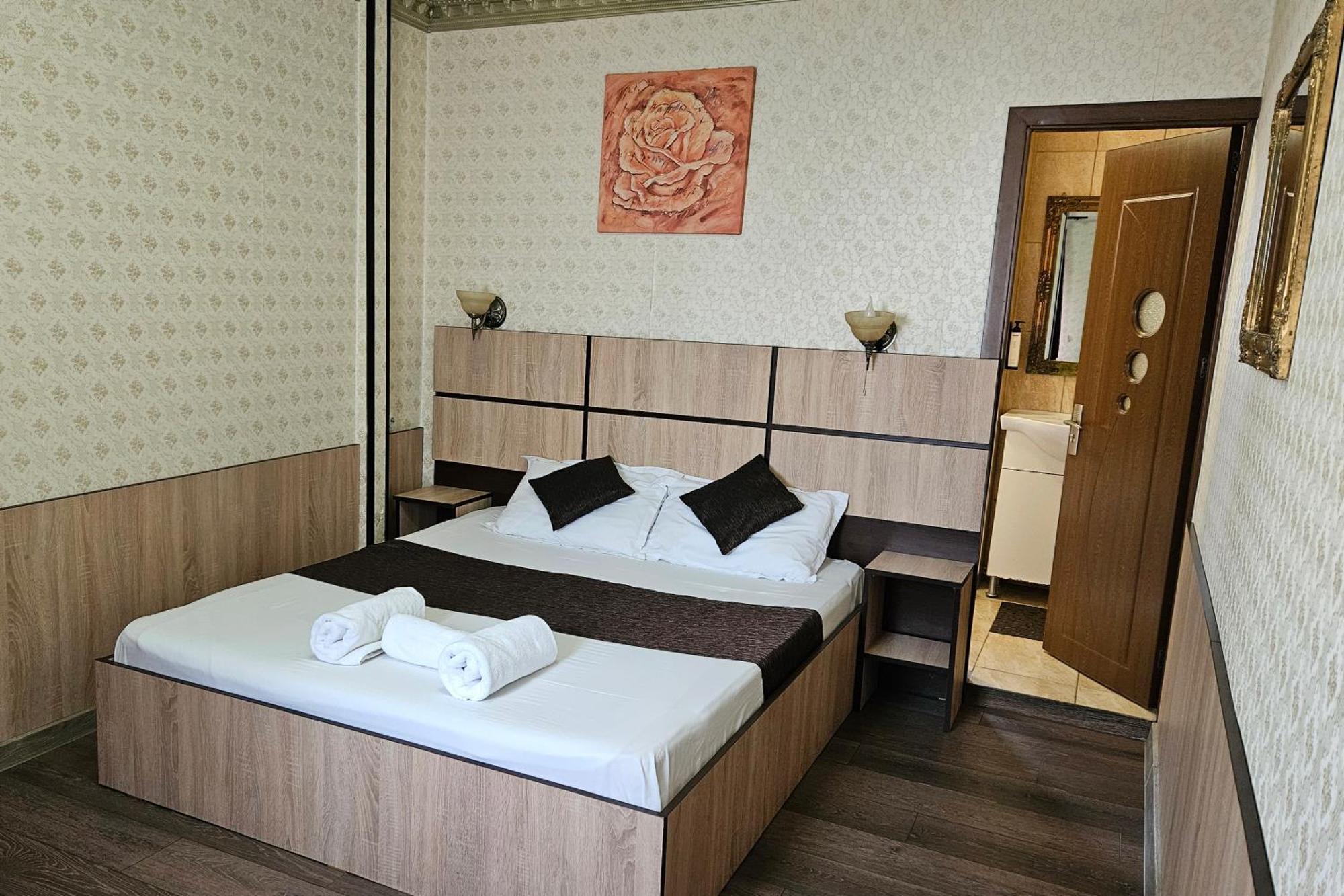 Flamingo Hostel Piteşti Esterno foto